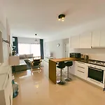 公寓 Stunning 2 Bedroom In 5-star